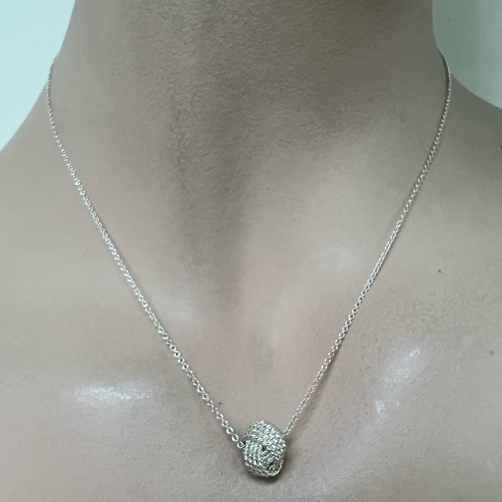 🔴Authentic TIFFANY & CO VINTAGE Sterling Silver Twisted Knot Pendent Necklace🔴 - Picture 2 of 9